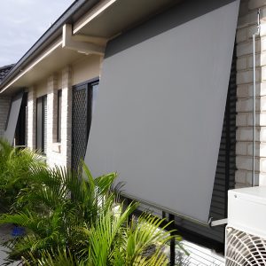 Bạt Tự Cuốn Cho Ban Công